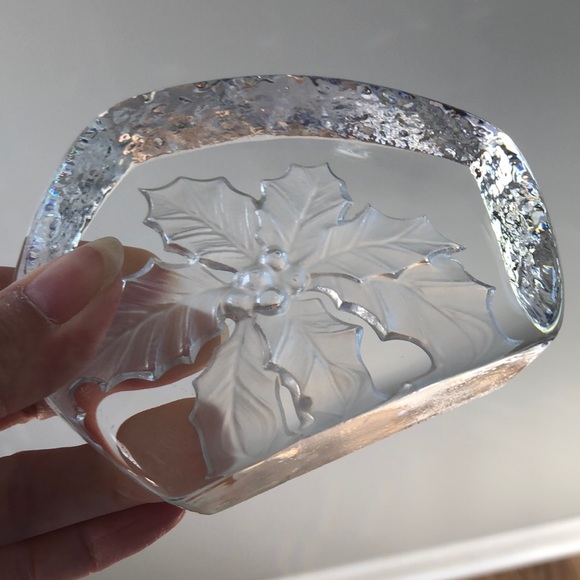 Crystal Paperweight Poinsettia-Cristal D’Arques - Picture 1 of 11